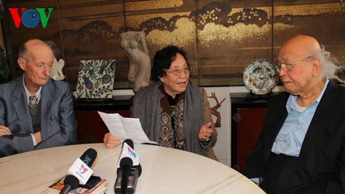 Vietnamese, French historians receive Phan Chau Trinh award - ảnh 1